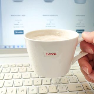 Veľmi veľa lásky v jednom hrnčeku ❤️ ..konkrétne v podobe krémového a voňavého cappuccina ☕😉